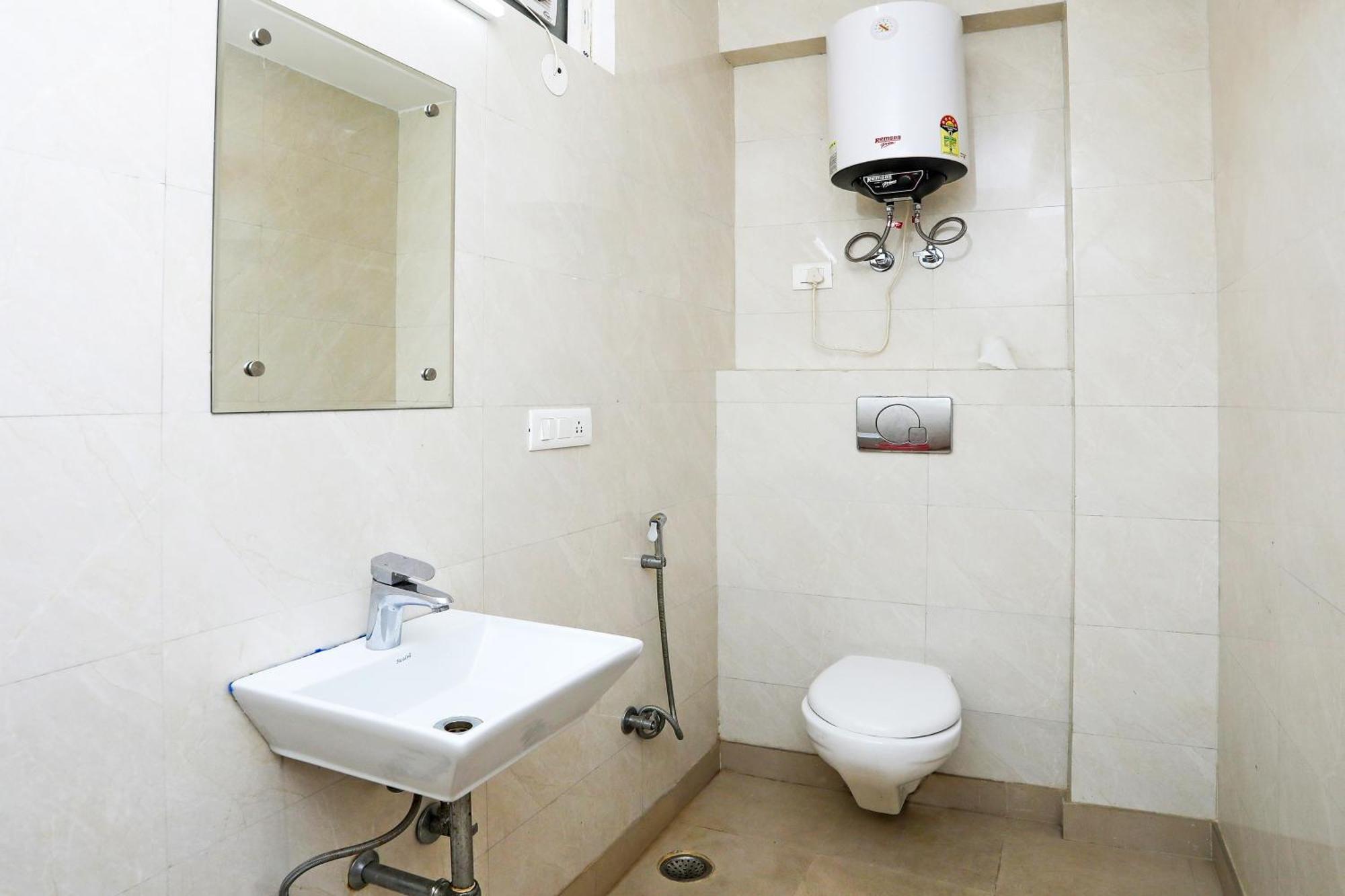 Collection O Residency Near Dwarka Sector 21 Metro Station Hotel Kapas Hera Exterior photo