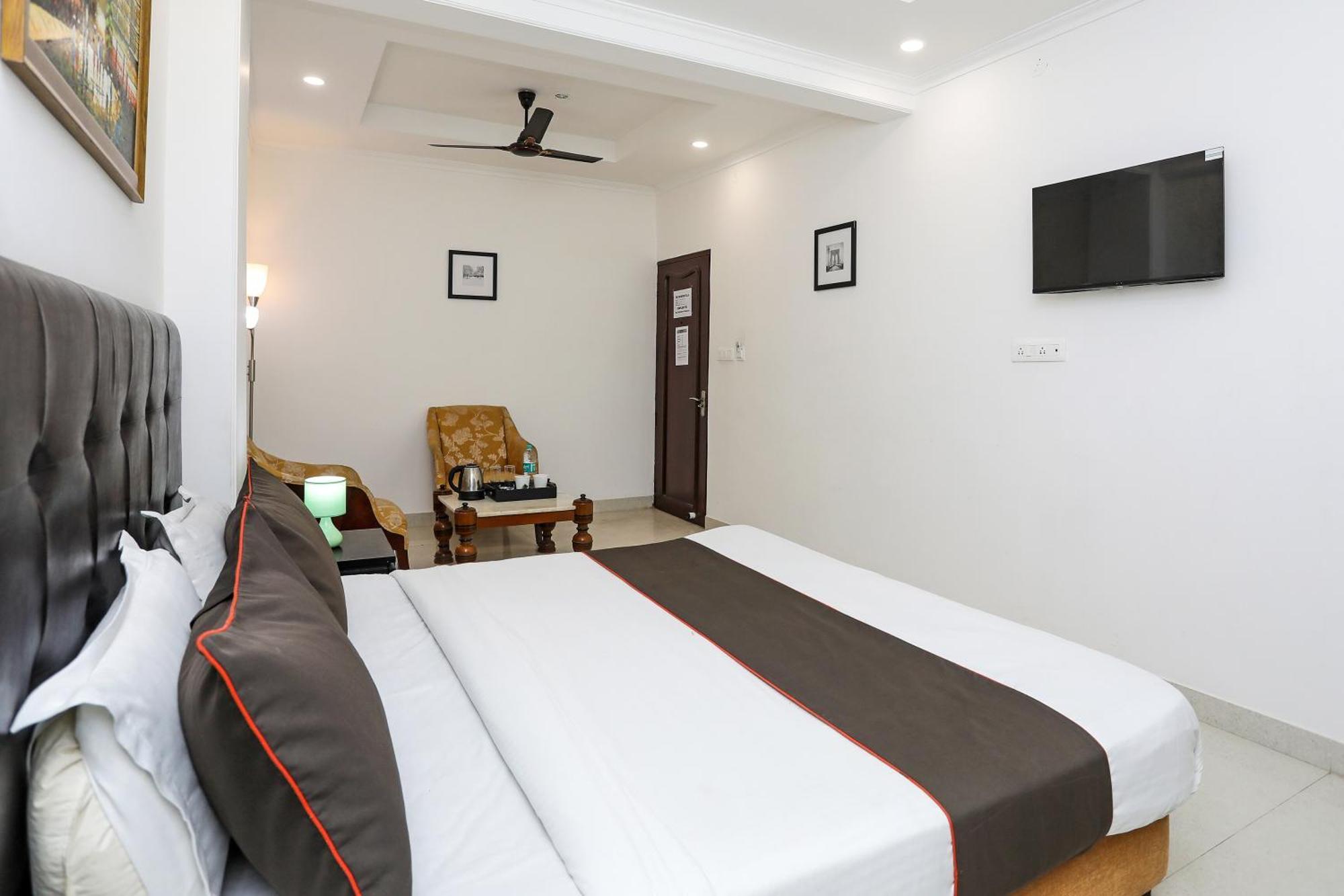 Collection O Residency Near Dwarka Sector 21 Metro Station Hotel Kapas Hera Exterior photo